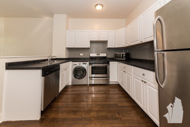 Building Photo - 2905 N Mildred Ave