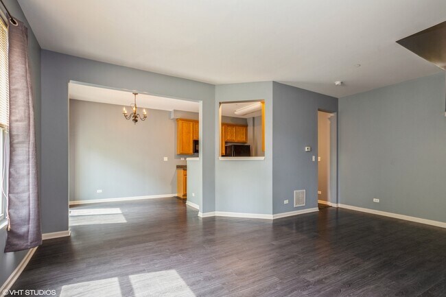 Building Photo - 1425 Yellowstone Dr