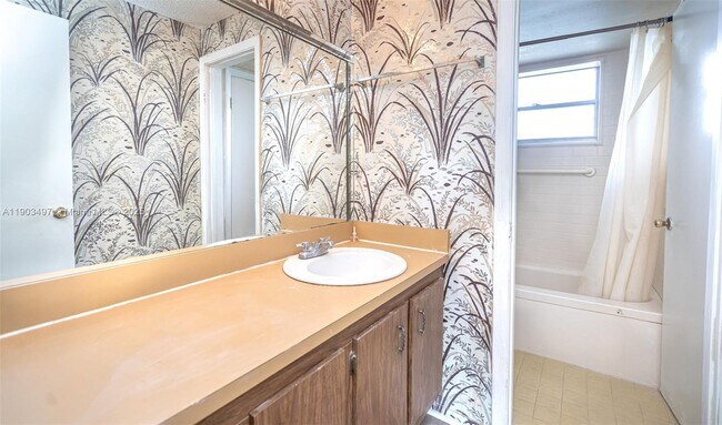 Foto del edificio - 1891 SW 81st Ave