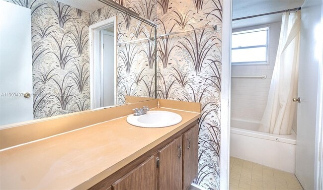 Building Photo - 1891 SW 81st Ave