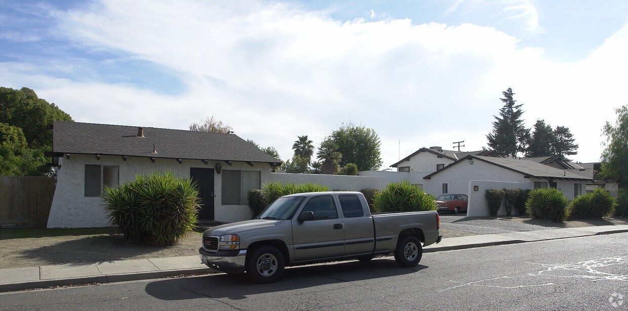 Foto del edificio - 2368-2382 Redwood Ave