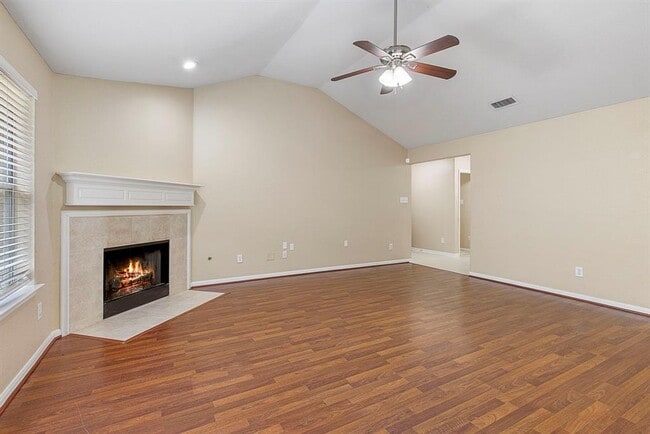 Building Photo - 247 W Misty Dawn Dr