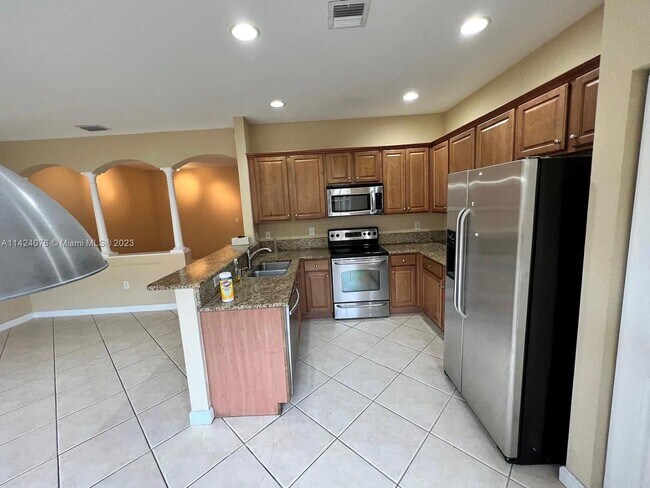 Foto del edificio - 10327 NW 30th Terrace