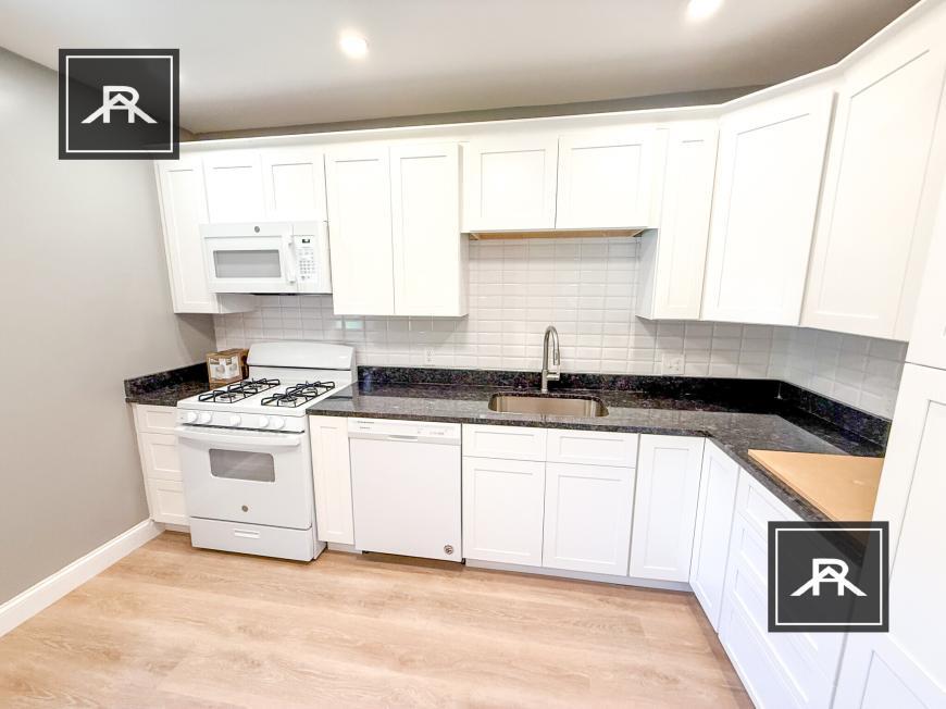 Foto principal - 2 bedroom in Waltham MA 02453
