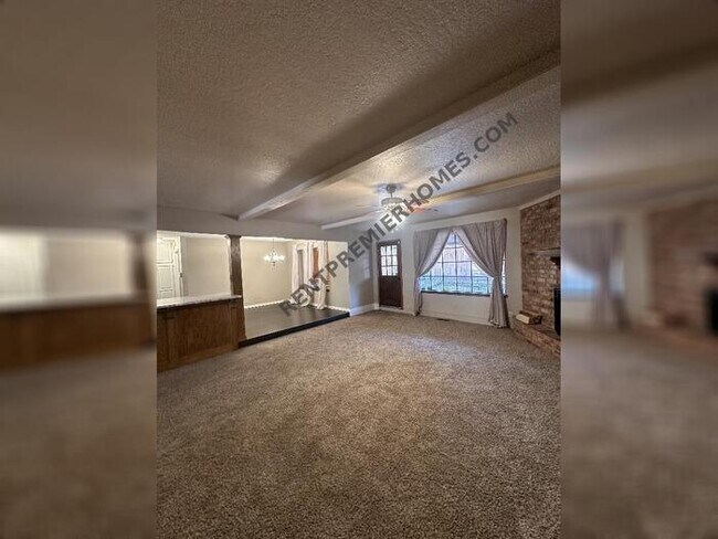 Foto del edificio - 2113 Raintree Rd