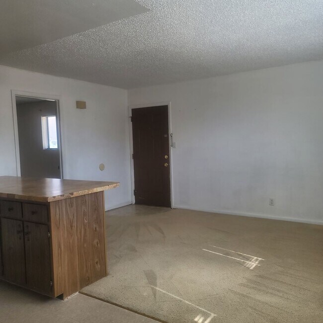 Building Photo - 2204 N Tucker Ave