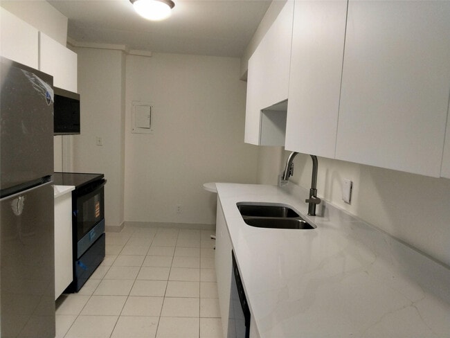 Foto del edificio - 1200 Hibiscus Ave