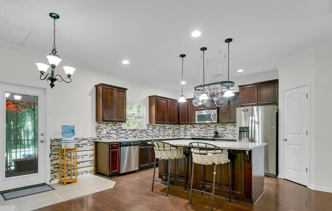 Building Photo - 104 Veranda Trail