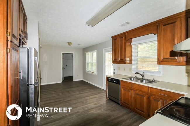 Building Photo - 608 Hunters Cove Ln