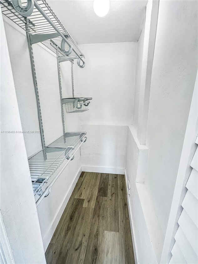 Foto del edificio - 6647 SW 59th Pl