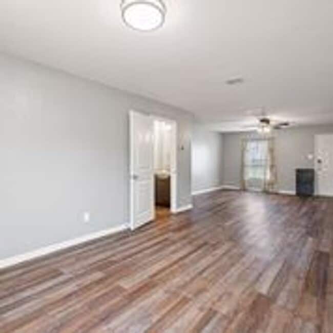 Building Photo - **4 Weeks Free!** Almost New In Luckey Ranch!!!