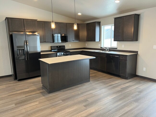 Building Photo - 12685 N Cavanaugh Dr