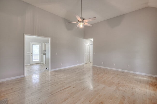 Foto del edificio - 5020 Old Salem Rd