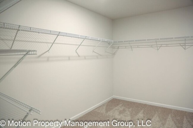 Building Photo - 19 Springwood Ln