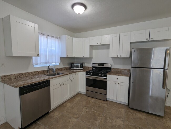 Foto del edificio - 411 S Albany Ave