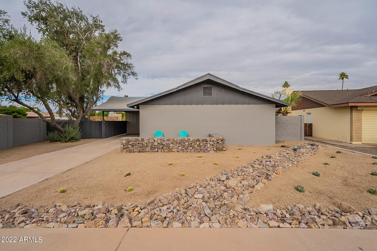 Primary Photo - 1310 E Bishop Dr