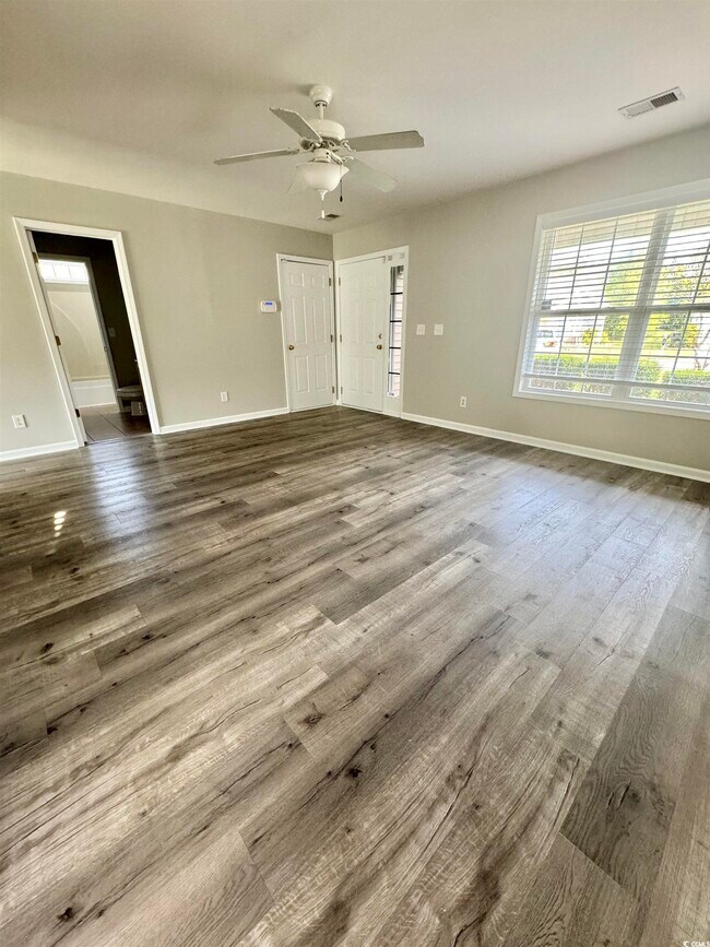 Building Photo - 291 Vesta Dr