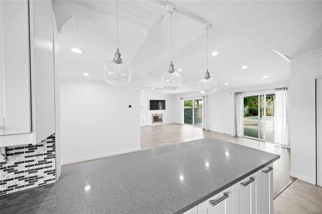 Foto del edificio - 10515 Valjean Ave