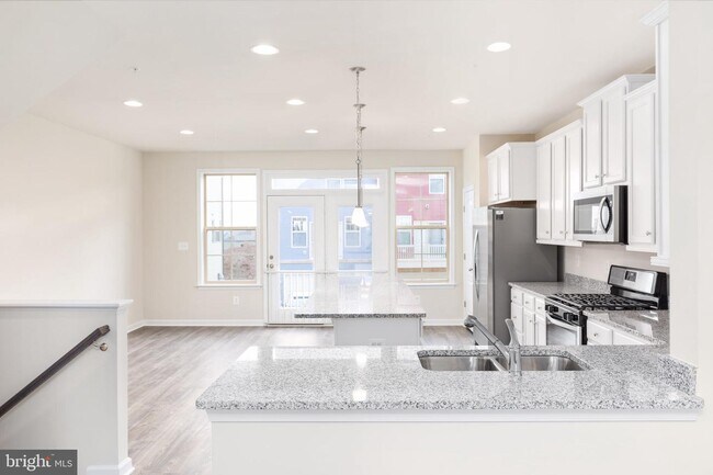 Building Photo - 1815 Bird Run