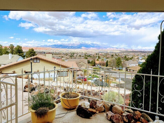 Foto del edificio - 2330 S Adonis Cir