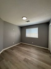 Building Photo - 1019 Western Springs Dr