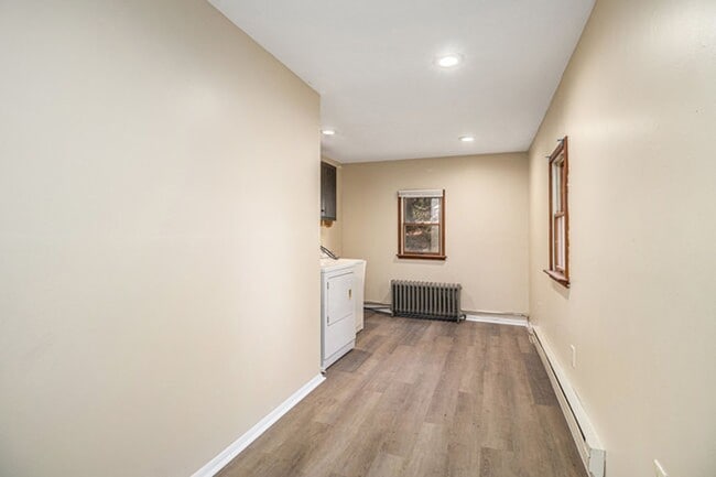 Foto del edificio - Charming 3-Bedroom Home in Quiet Neighborhood