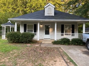 Building Photo - 130 N Main Dr