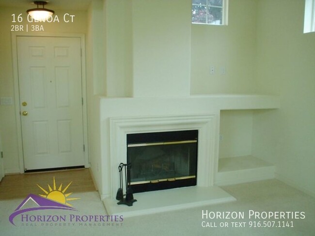 Foto del edificio - Bright 2 Bed 2.5 Bath 1,247 Sq. Ft. Two-st...