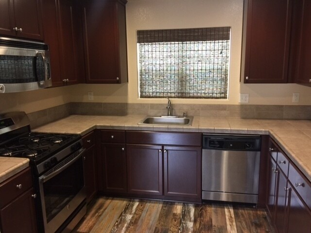 Foto del edificio - River Oaks Home For Rent