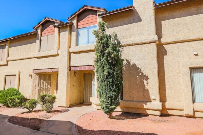 Foto del edificio - CUTE 2 BEDROOM CONDO!
