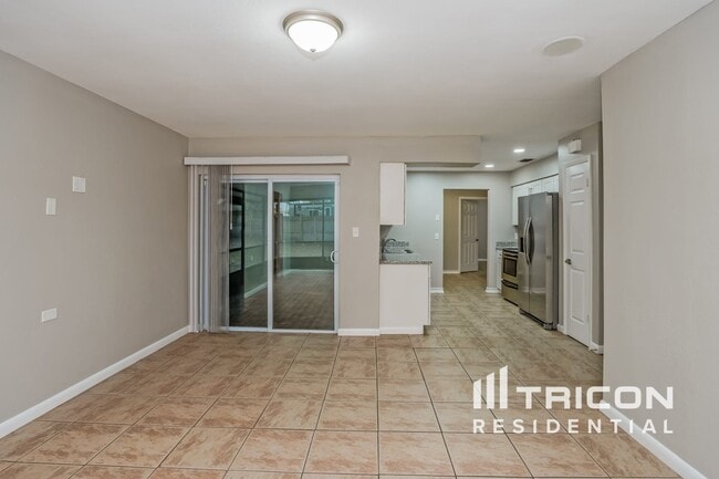 Building Photo - 5324 Hillside Dr