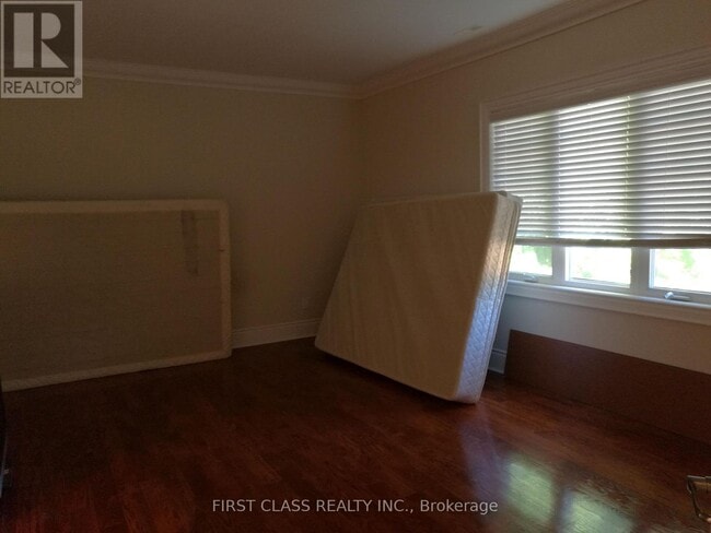 Photo du bâtiment - 58 Paisley Blvd E