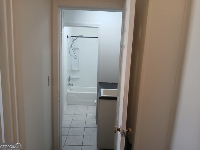 Building Photo - 386 Haas Ave SE