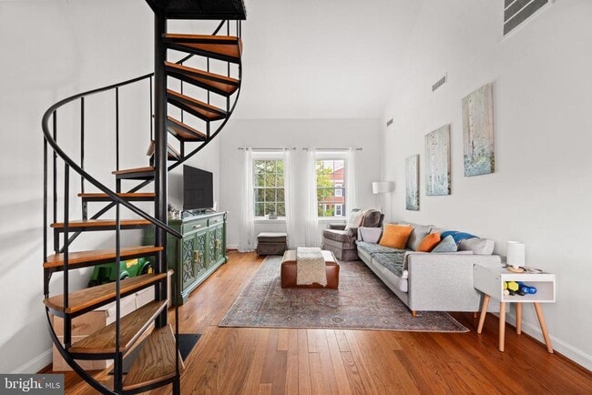 Foto del edificio - 3050 S Buchanan St