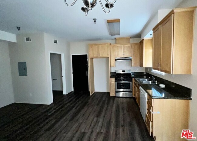 Foto del edificio - 13748 Sherman Way