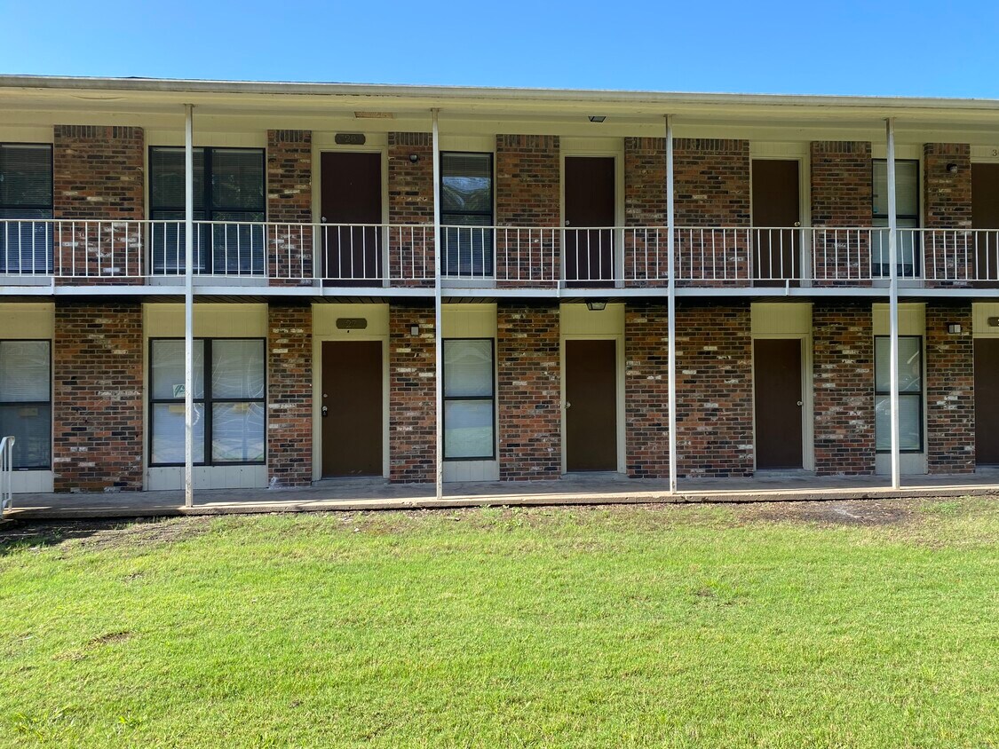 31 Gillman Ln Unit 27, Jackson, TN 38301 Apartments in Jackson, TN