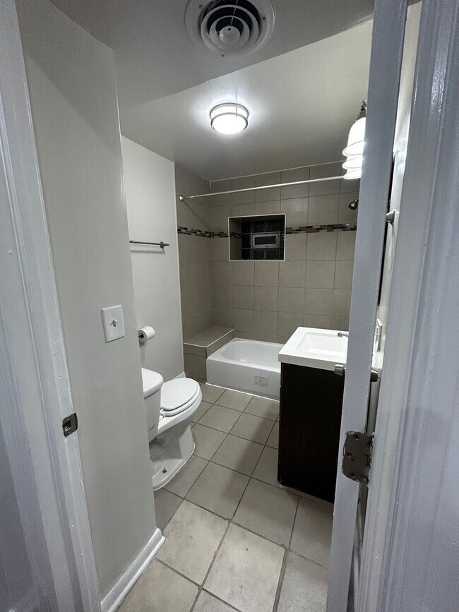 Foto del edificio - 7438 S Drexel Ave