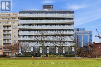 Building Photo - 25 Stafford St