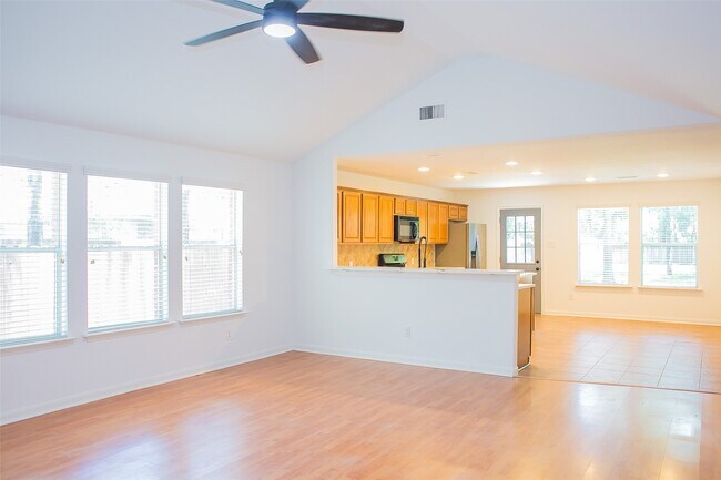 Foto del edificio - 91 Genesee Ridge Dr
