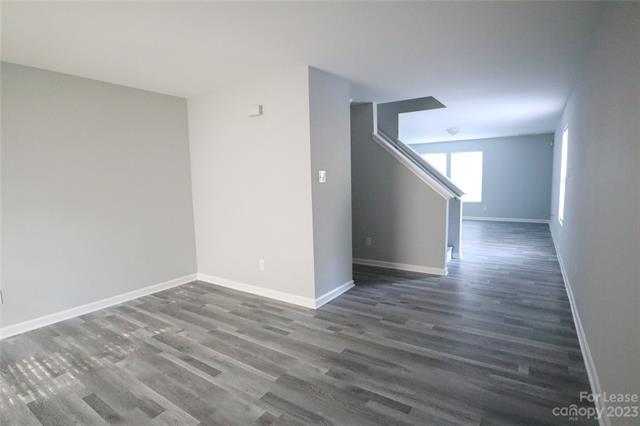 Foto del edificio - 1374 Cadre Cir