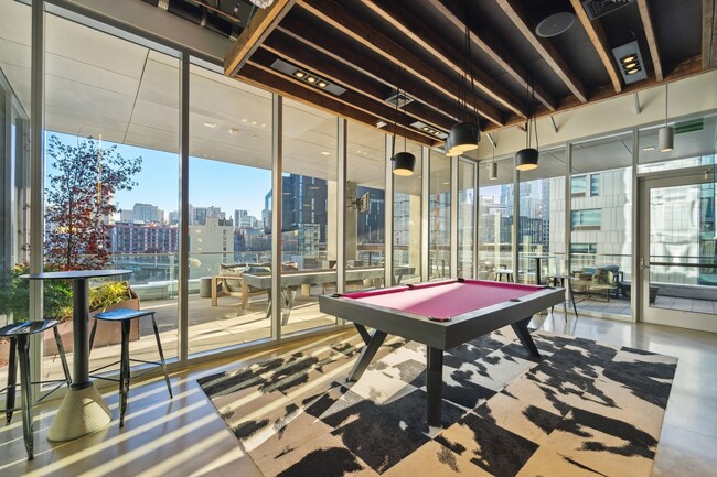 Arc_amenity_rooftop billiards - AMLI Arc