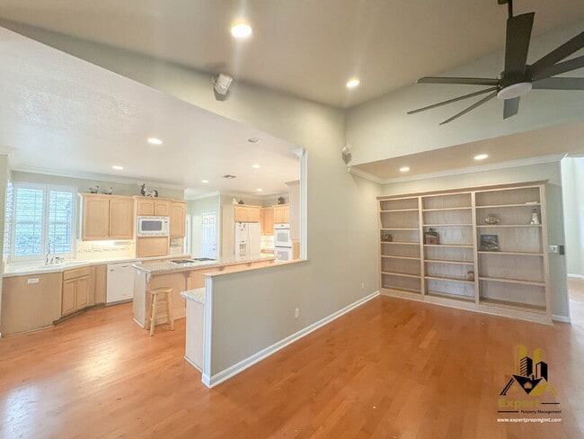 Building Photo - 5291 Bryant Rd