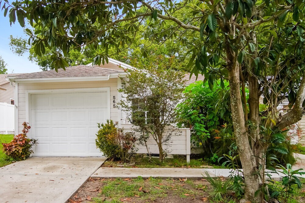 Primary Photo - 565 Portland Cir