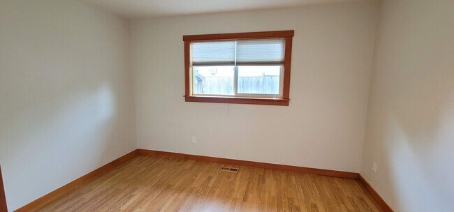 Foto del edificio - Gorgeous 4-bedroom home including a Two Car Garage and Spacious Backyard with a Shaded Patio