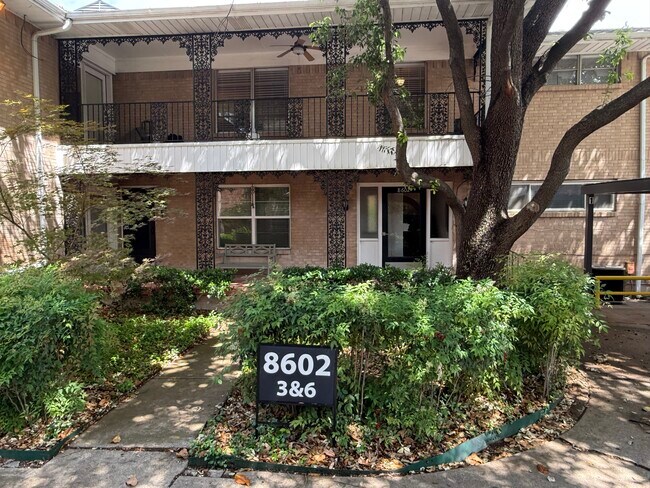 Foto del edificio - 8602 Baltimore Dr