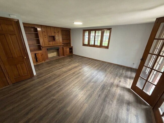 Building Photo - 9518 Marlowe Ave