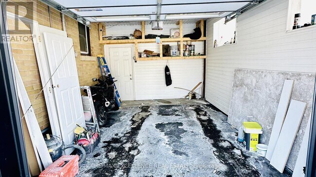 Photo du bâtiment - 35 Siebert Ave