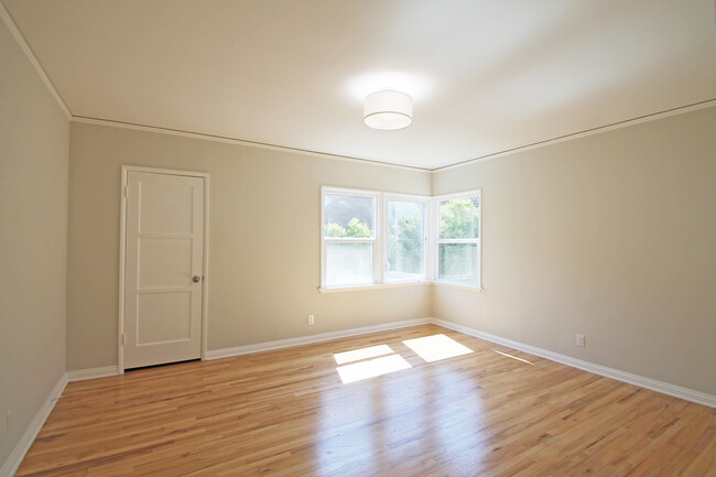Building Photo - 1575 Manning Ave