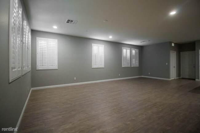 Building Photo - 3 br, 2.5 bath Townhome - 3207 Arco Ave