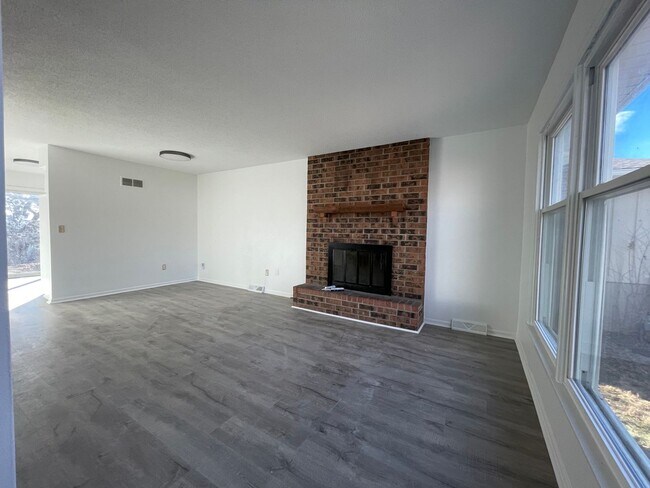 Building Photo - {12903} Updated| 1 car garage | Full basement